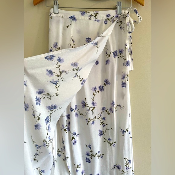 Tobi | Floral Wrap Maxi Skirt, Size XS ✨ - Picture 4 of 11